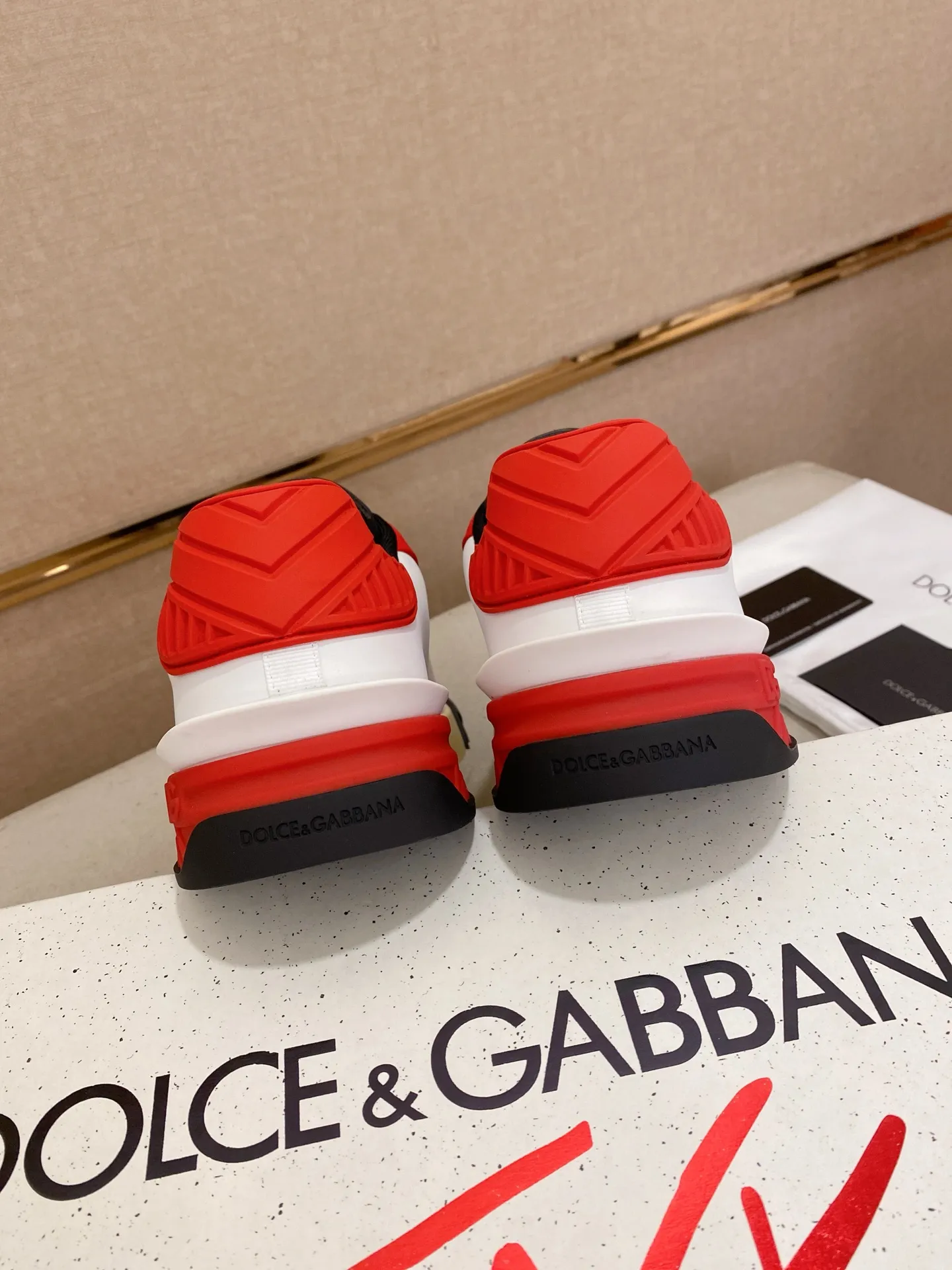 Men's shoes 💰: 660💰 (top quality) The latest sports style DG hot model recommendation, 👉 first launch of men's shoes 😻 I am really crazy about it, top design, impeccable comfort, absolute best-seller, imported cowhide upper, full cowhide lining🐂. Original replica, the latest cool outsole 💥👟Number of codes: 38-44 (45/custom-made, non-refundable)